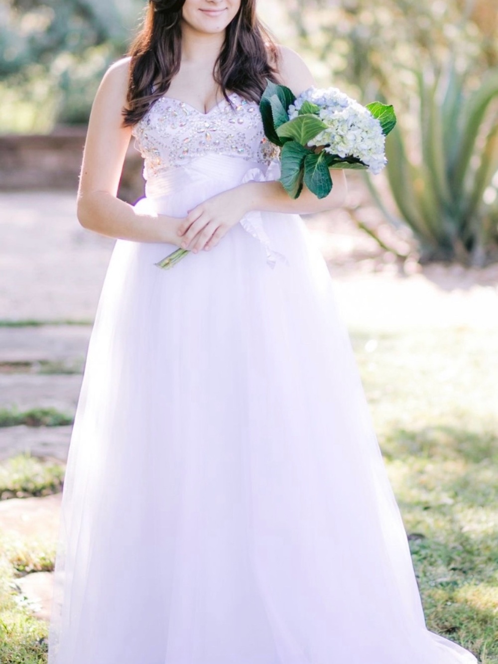 Formal Gallery woman’s white tulle  A-Line gown  beaded bodice Formal  Size 8